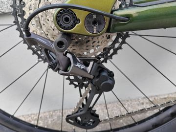 Gebrauchtes KTM Prowler Shimano Deore XT 2023 Mountainbike, Grün — Bild 9 von 48