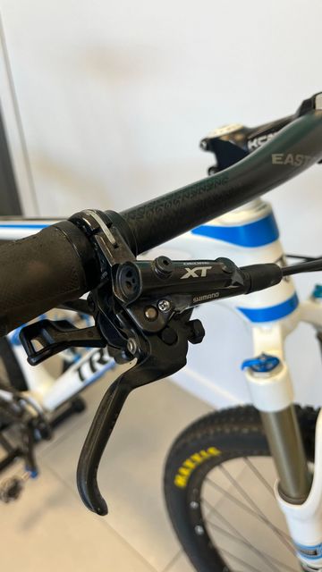 Used Trek Superfly Shimano Deore XT 2014 Mountainbike, White — image 5 of 8