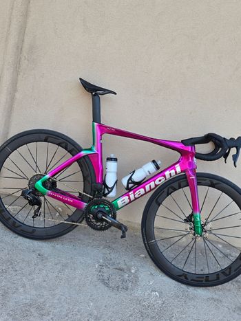 Bianchi, Oltre Comp Rival eTap AXS 2025