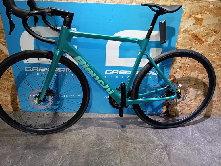 Used Bianchi Sprint 105 2026 2026 Road & Gravel, Green — image 2 of 5