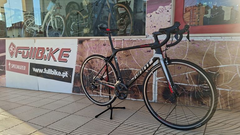 Used Giant TCR Advanced 2 2017 2017 Road & Gravel, Black — image 1 of 15