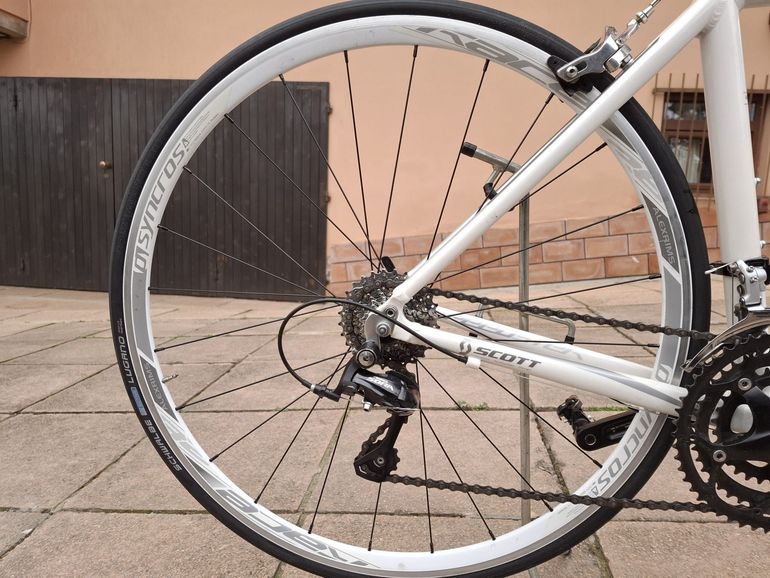 Used Scott Speedster Shimano Sora 2014 Road & Gravel, White — image 5 of 5