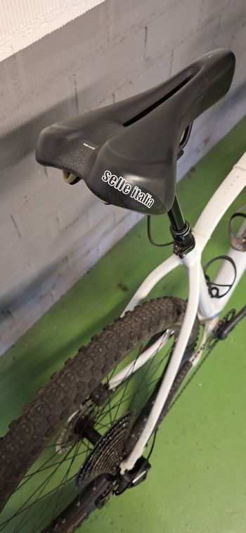 Used Orbea Alma Shimano Deore 2022 Mountainbike, White, 29 — image 14 of 17