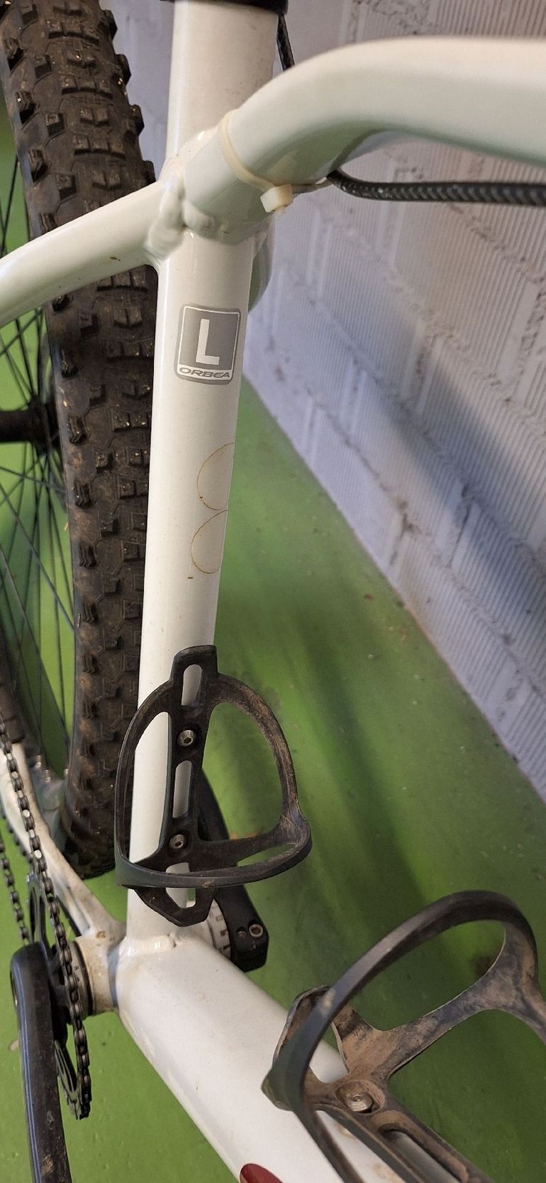 Used Orbea Alma Shimano Deore 2022 Mountainbike, White, 29 — image 16 of 17