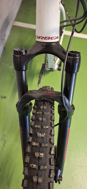 Used Orbea Alma Shimano Deore 2022 Mountainbike, White, 29 — image 4 of 17