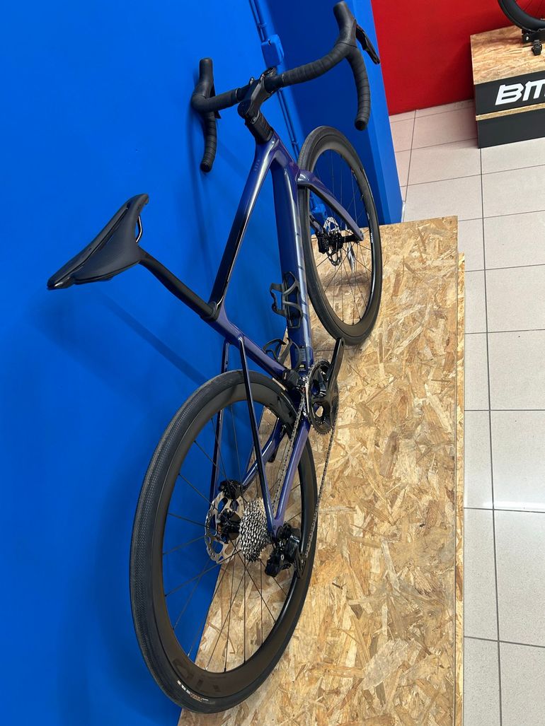 Used Giant Defy Advanced Pro 1 2026 2026 Road & Gravel, Blue — image 9 of 10