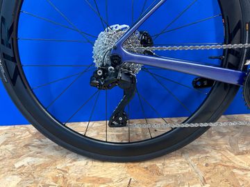 Używany Giant Defy Advanced Pro 1 2026 2026 Road & Gravel — zdjęcie 8 z 10
