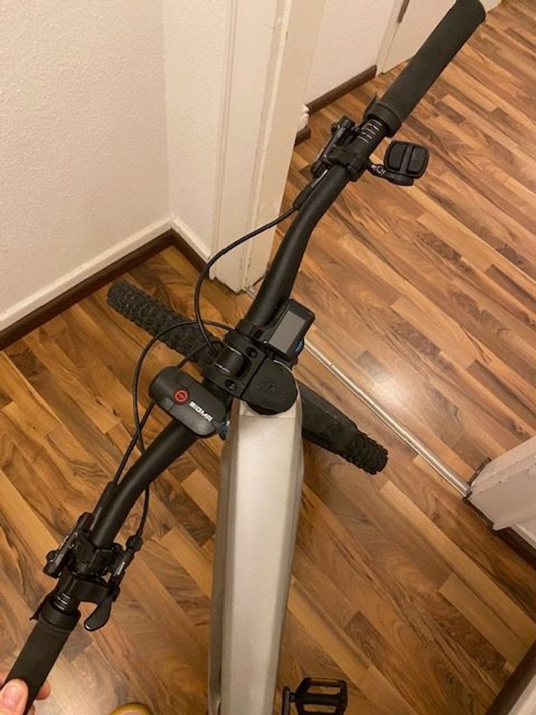 Used Canyon Canyon Spectral:ON CF 9 EMTB Nur 600 Km, SRAM Eagle AXS 2023 Mountainbike, Light Gray — image 8 of 9