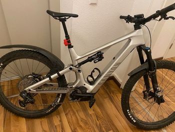 Used Canyon Canyon Spectral:ON CF 9 EMTB Nur 600 Km, SRAM Eagle AXS 2023 Mountainbike, Light Gray — image 2 of 9
