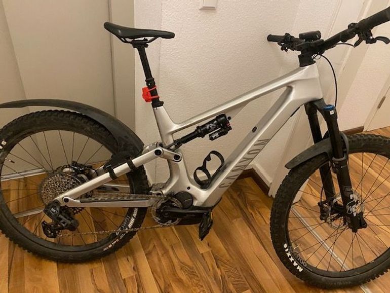 Used Canyon Canyon Spectral:ON CF 9 EMTB Nur 600 Km, SRAM Eagle AXS 2023 Mountainbike, Light Gray — image 2 of 9