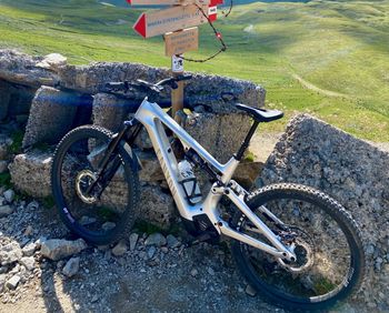 Used Canyon Canyon Spectral:ON CF 9 EMTB Nur 600 Km, SRAM Eagle AXS 2023 Mountainbike, Light Gray — image 1 of 9