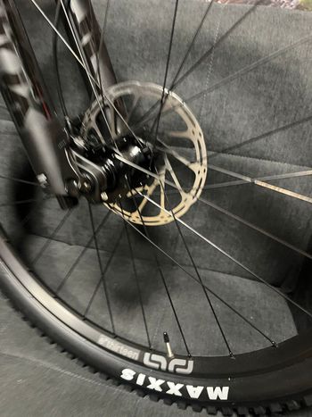 Used Mondraker DUNE R 2024 2024 Mountainbike, Gris claro — image 10 of 13