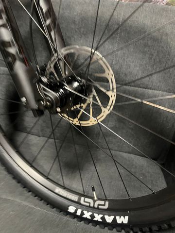 Used Mondraker DUNE R 2024 2024 Mountainbike, Light Gray, 29, 27.5 — image 10 of 13