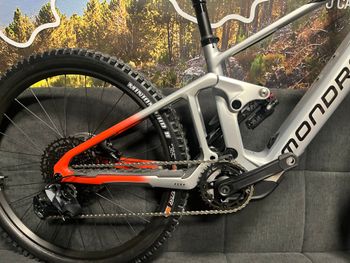 Used Mondraker DUNE R 2024 2024 Mountainbike, Gris claro — image 2 of 13