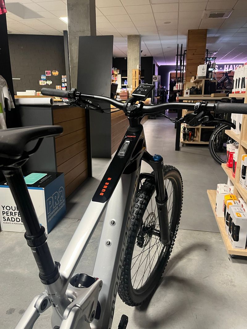 Used Mondraker DUNE R 2024 2024 Mountainbike, Light Gray, 29, 27.5 — image 13 of 13