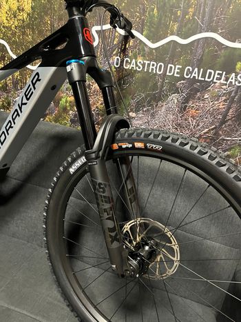 Used Mondraker DUNE R 2024 2024 Mountainbike, Gris claro — image 6 of 13