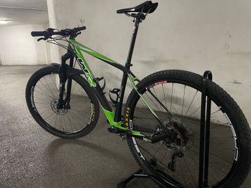 Used Wr compositi Custom Shimano Deore XT 2018 Mountainbike, Green — image 2 of 7