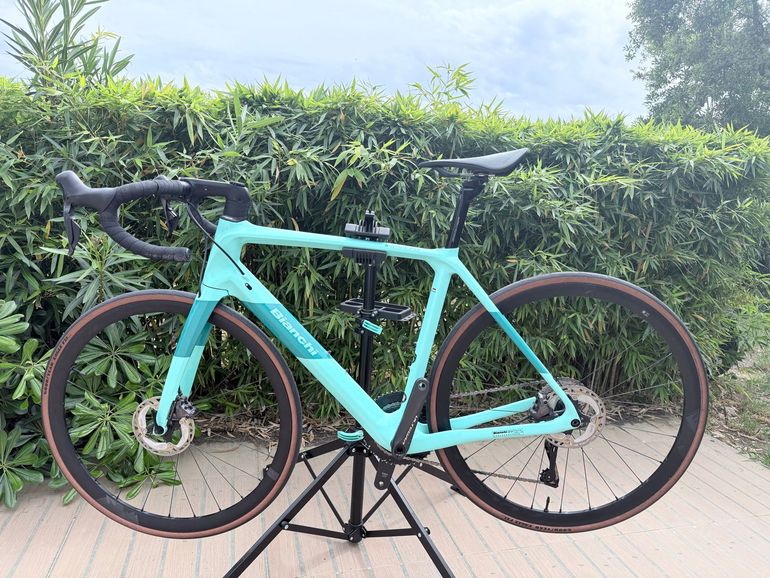 Used Bianchi Infinito CV Ultegra Di2 2023 2023 Road & Gravel, Blue — image 3 of 15