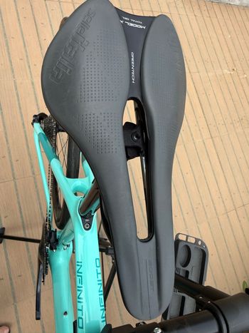 Used Bianchi Infinito CV Ultegra Di2 2023 2023 Road & Gravel, Blue — image 11 of 15