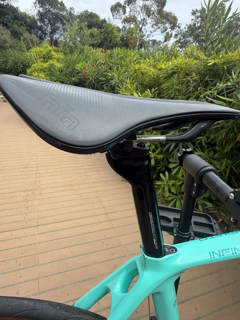 Used Bianchi Infinito CV Ultegra Di2 2023 2023 Road & Gravel, Blue — image 12 of 15