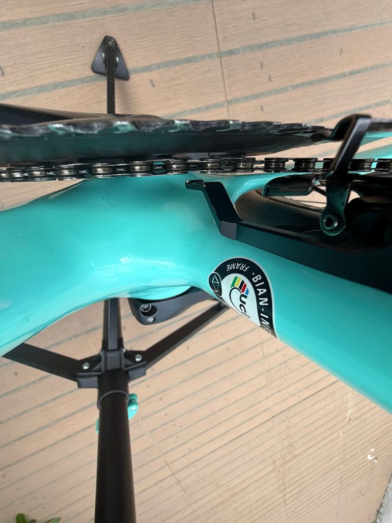 Used Bianchi Infinito CV Ultegra Di2 2023 2023 Road & Gravel, Blue — image 14 of 15