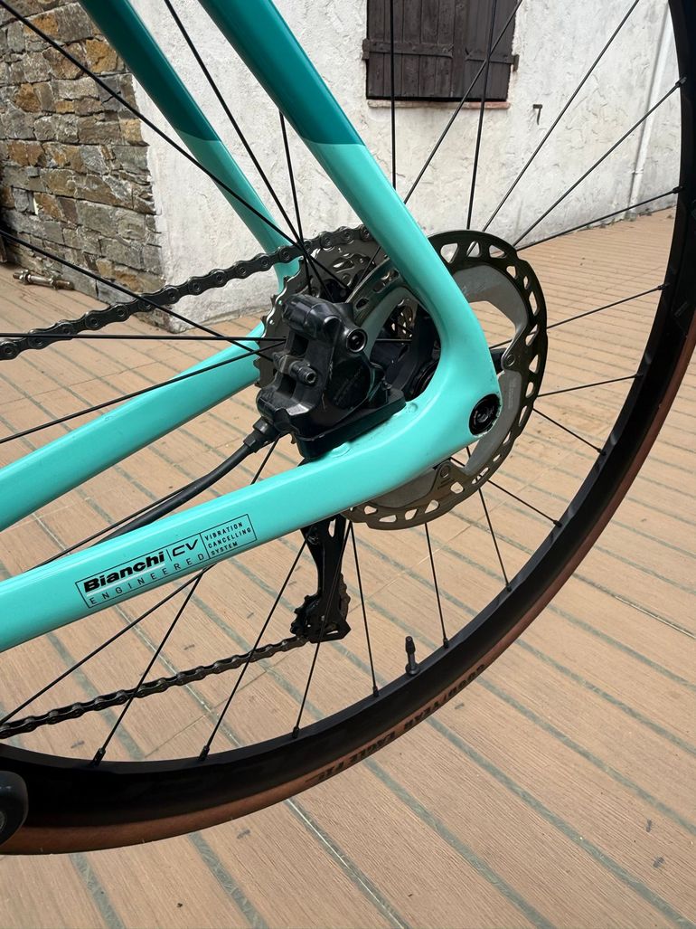 Used Bianchi Infinito CV Ultegra Di2 2023 2023 Road & Gravel, Blue — image 9 of 15