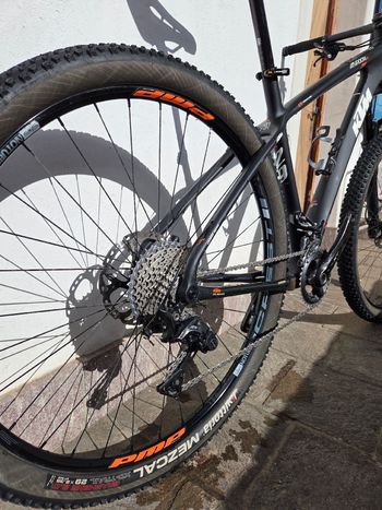 Used KTM Myroon Shimano Deore XT 2016 Mountainbike, Negro — image 3 of 8