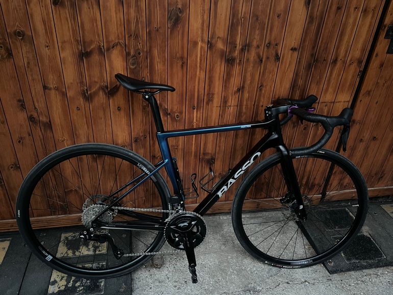 Used Basso Astra Shimano 105 Di2 2024 Road & Gravel, Blue — image 1 of 4