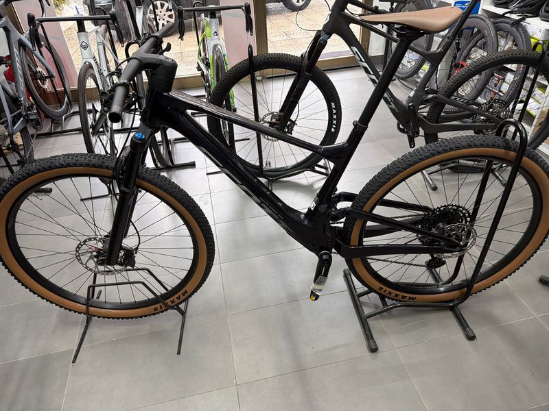 Used Scott Spark RC Comp 2023 2023 Mountainbike, Blue, 29 — image 1 of 4