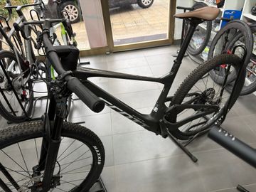 Used Scott Spark RC Team 2023 2023 Mountainbike, Black, 29 — image 2 of 4