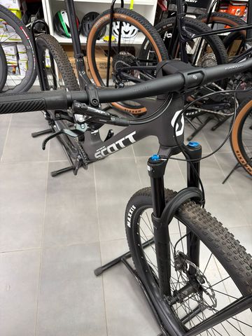 Used Scott Spark RC Team 2023 2023 Mountainbike, Black, 29 — image 4 of 4
