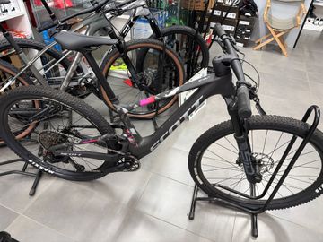 Tweedehands Scott Spark RC Team 2025 2025 MTB