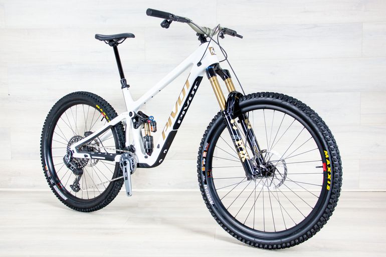 Used Pivot Firebird Pro 2025 Mountainbike, White, 29 — image 5 of 20