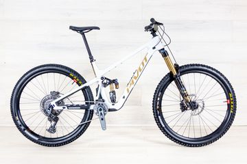 Used Pivot Firebird Pro 2025 Mountainbike, White, 29 — image 1 of 20