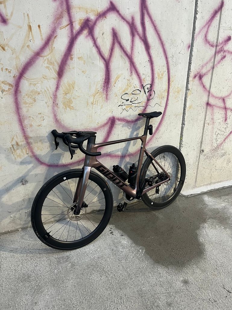 Used Giant Propel Advanced 1 2023 2023 Road & Gravel, Light Gray — image 1 of 4