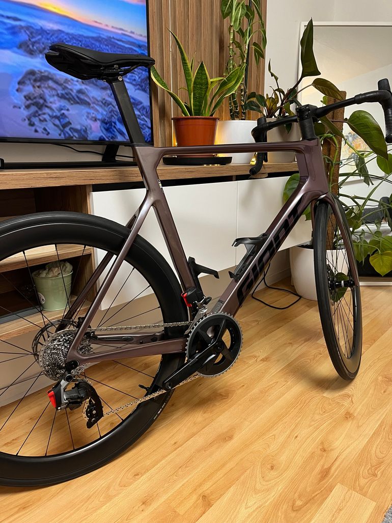 Used Giant Propel Advanced 1 2023 2023 Road & Gravel, Light Gray — image 4 of 4