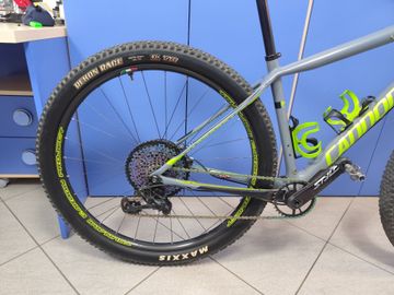 Used Cannondale F-Si Team 2018 2018 Mountainbike, Light Gray, 29 — image 4 of 8