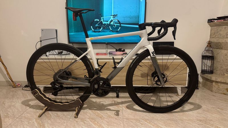 Käytetty Basso SV Shimano Dura Ace Di2 2026 Road & Gravel