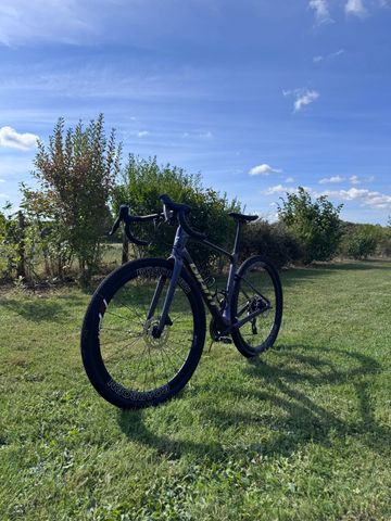 Giant Revolt Advanced Pro 1 2024 2024 Road & Gravel usato, Blu — immagine 2 di 4