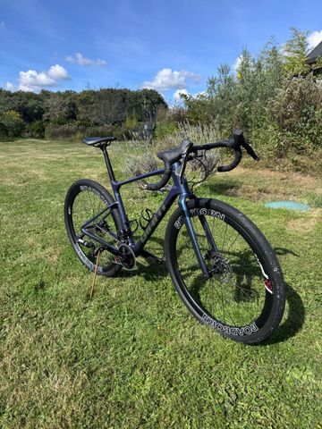 Giant Revolt Advanced Pro 1 2024 2024 Road & Gravel usato, Blu — immagine 1 di 4