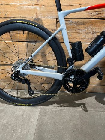 Used SUPERIOR BIKES SUPERIOR BIKES Custom Shimano 105 Di2 2025 Road & Gravel, Weiß — image 3 of 4
