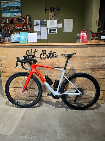 Used SUPERIOR BIKES SUPERIOR BIKES Custom Shimano 105 Di2 2025 Road & Gravel, Weiß — image 1 of 4