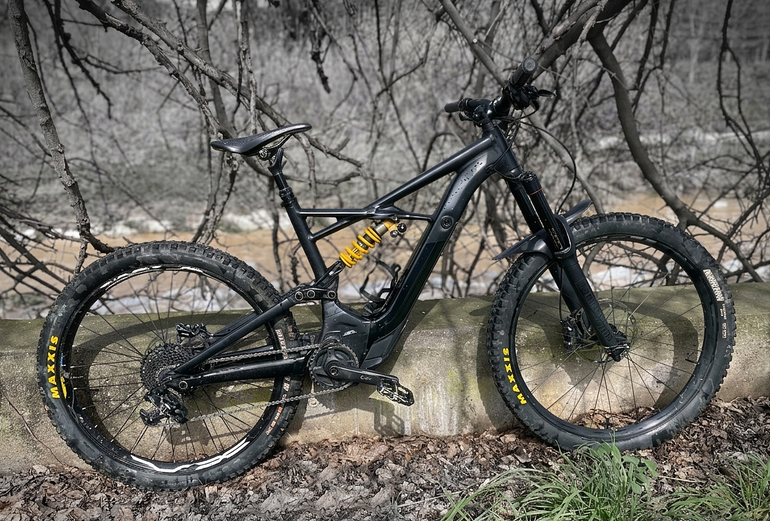 Used Specialized Turbo Kenevo Expert 6Fattie 2018 2018 Mountainbike, Black, 27.5 (650B) — image 1 of 11