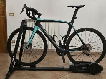 Used Bianchi Oltre XR3 Disc Ultegra Di2 2019 2019 Road & Gravel