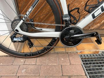 CUBE SRAM Force eTap AXS 2023 Road & Gravel de segunda mano, Gris claro — imagen 2 de 5