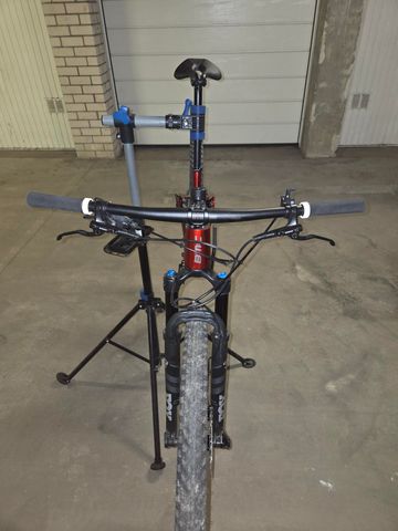 Used BMC Twostroke Shimano Deore 2024 Mountainbike, Red — image 5 of 5