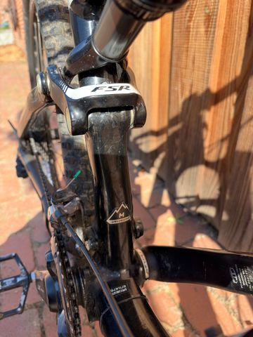 Used Specialized Stumpjumper Shimano Deore XT 2012 Mountainbike, Red — image 5 of 13
