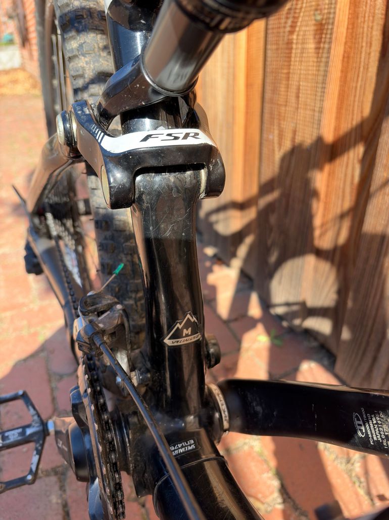Used Specialized Stumpjumper Shimano Deore XT 2012 Mountainbike — image 5 of 13