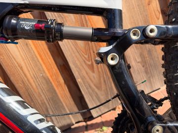 Used Specialized Stumpjumper Shimano Deore XT 2012 Mountainbike, Red — image 12 of 13