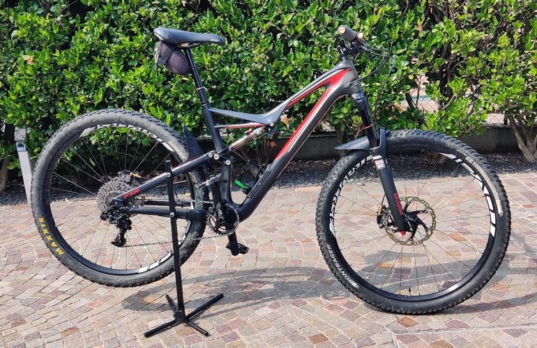 Used Specialized Stumpjumper FSR Expert Carbon 29 2016 Mountainbike — image 7 of 7